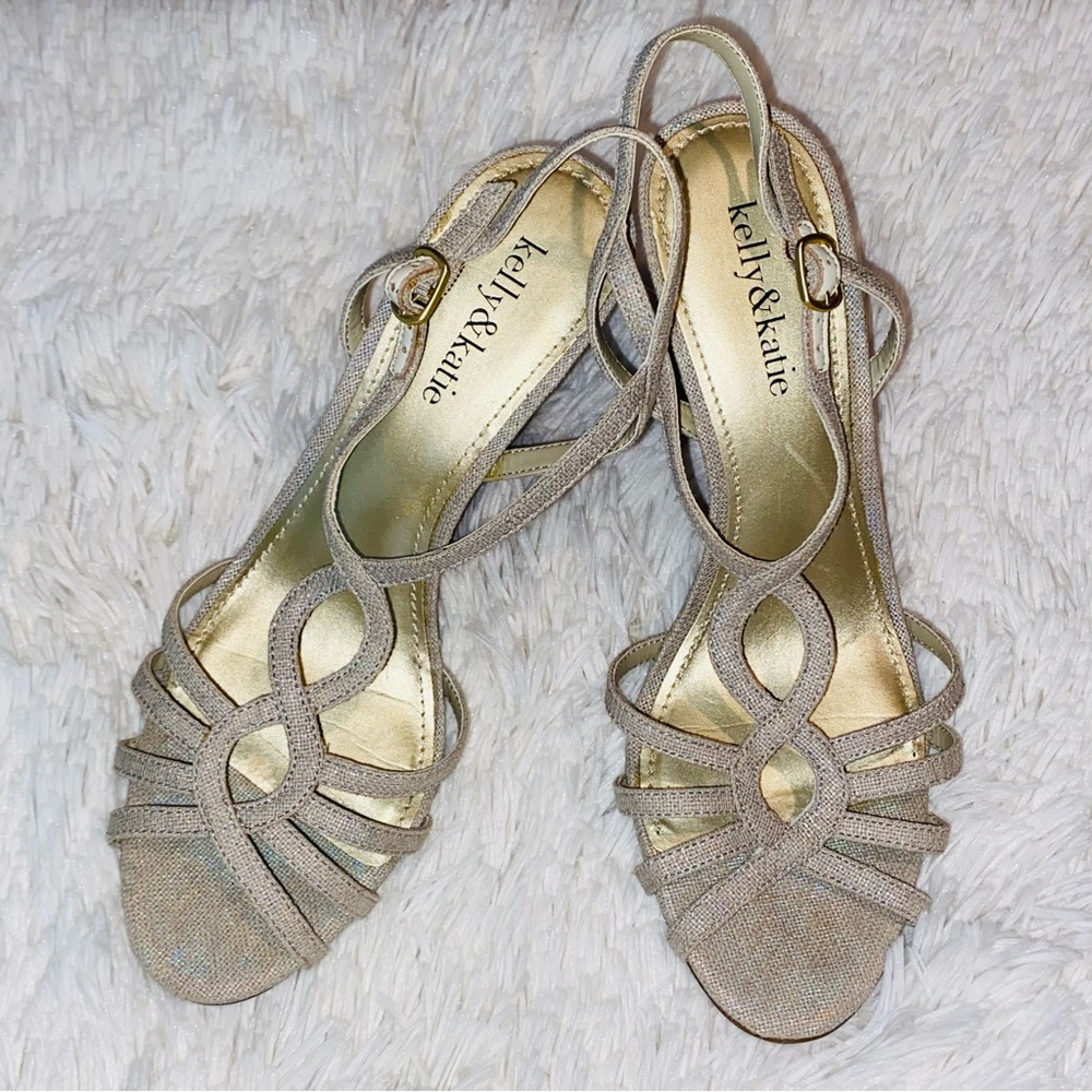 Kelly & Katie Linen Nessie Wedge w/ Box 8.5